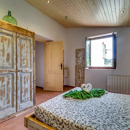 Holiday home Vivalidays Palomo Palafolls